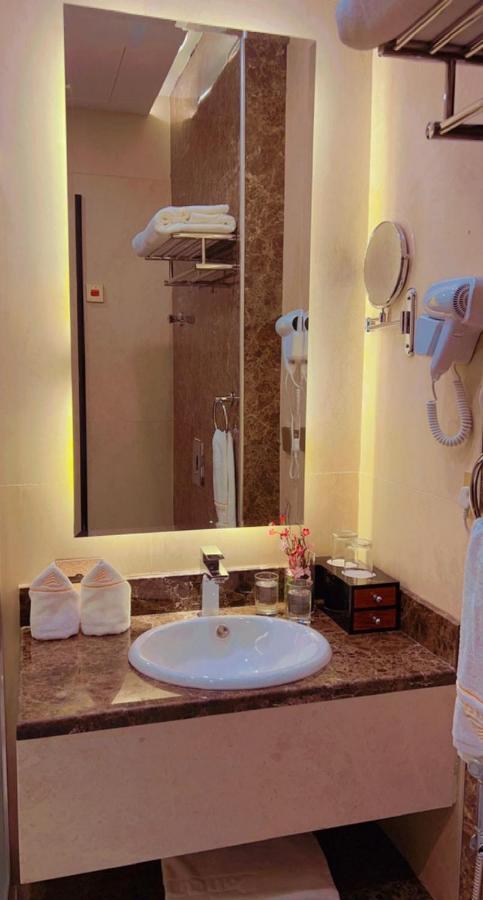 Aman - Almhalh Hotel